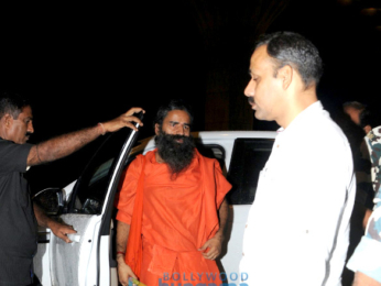 Suniel Shetty, Hema Malini and others snapped at the airport