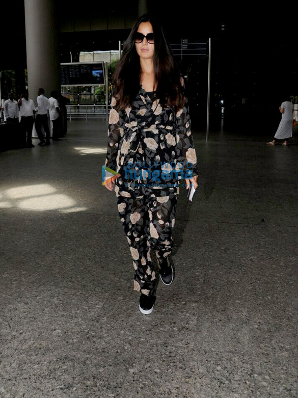 Katrina Kaif snapped arriving from London Katrina Kaif snapped arriving from London