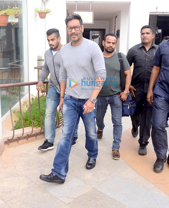 Ajay Devgn, Kunal Khemu, Parineeti Chopra and others promote Golmaal Again Ajay Devgn, Kunal Khemu, Parineeti Chopra and others promote Golmaal Again