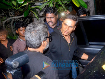 Akshay Kumar & Twinkle Khanna snapped after dinner at Pali Bhuvan