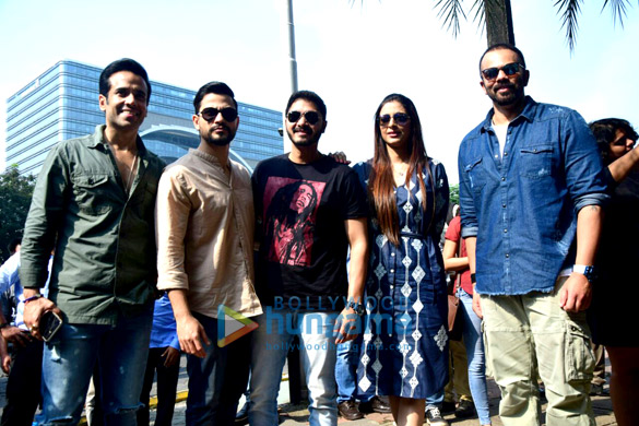 ‘Golmaal Again’ team snapped having lunch