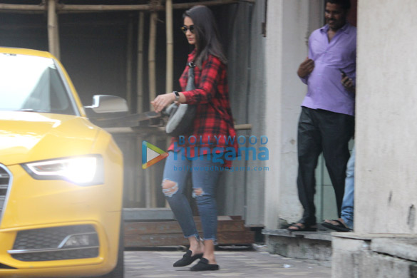 Ileana D’Cruz spotted at a clinic in Bandra Ileana D’Cruz spotted at a clinic in Bandra