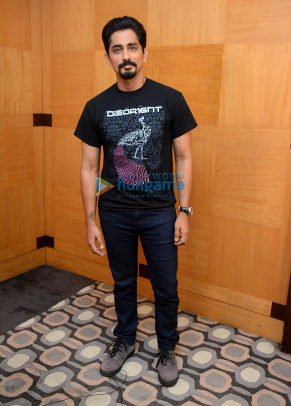 Siddharth, Sachin Pilgaonkar and others snapped after watching ‘Faster Fene’ at Sunny Super Sound Siddharth, Sachin Pilgaonkar and others snapped after watching ‘Faster Fene’ at Sunny Super Sound