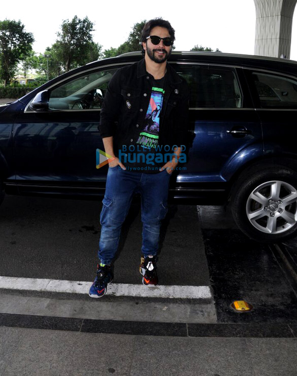 Varun Dhawan, Sushant Singh Rajput, Saif Ali Khan and others spotted at the airport Varun Dhawan, Sushant Singh Rajput, Saif Ali Khan and others spotted at the airport