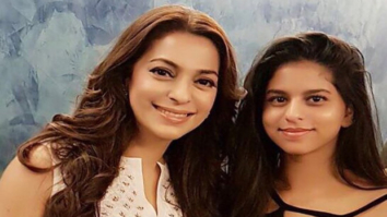 Check out Juhi Chawla strikes a pose with Suhana Khan at Ittefaq screening