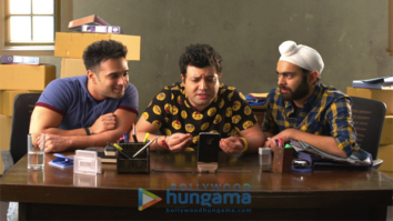 LOL: Fukrey Returns actors play around with ‘Giri’ on their smartphone