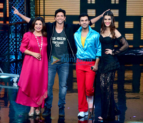 Hrithik Roshan, Kriti Sanon and Rajkummar Rao snapped on sets of Farah Khan’s Lip Sing Battle Hrithik Roshan, Kriti Sanon and Rajkummar Rao snapped on sets of Farah Khan’s Lip Sing Battle
