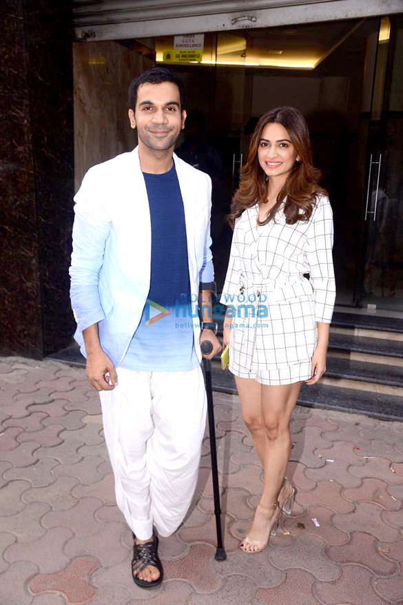 Rajkummar Rao & Kriti Kharbanda snapped promoting Shaadi Mein Zaroor Aana Rajkummar Rao & Kriti Kharbanda snapped promoting Shaadi Mein Zaroor Aana