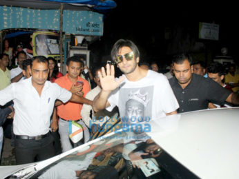 Ranveer singh spotted outside B-blunt, Khar in his new look