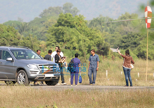 Shah Rukh Khan leaves for Mumbai from Alibaug with son AbRam Khan Shah Rukh Khan leaves for Mumbai from Alibaug with son AbRam Khan
