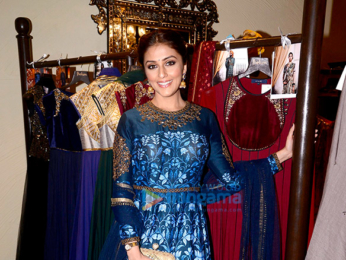 Aarti Chhabria and Tanishaa Mukerji snapped at the Jhelum store