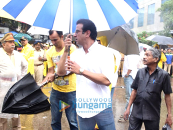 Abhishek Bachchan, Salim Khan, Ranbir Kapoor and others attend the funeral of the late Shashi Kapoor