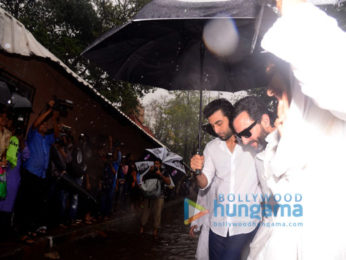 Abhishek Bachchan, Salim Khan, Ranbir Kapoor and others attend the funeral of the late Shashi Kapoor