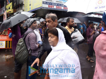 Abhishek Bachchan, Salim Khan, Ranbir Kapoor and others attend the funeral of the late Shashi Kapoor