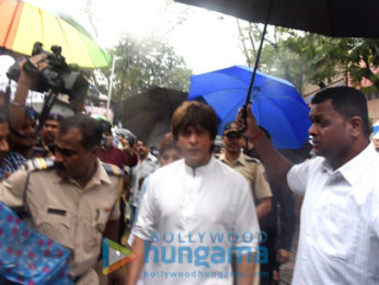 Abhishek Bachchan, Salim Khan, Ranbir Kapoor and others attend the funeral of the late Shashi Kapoor