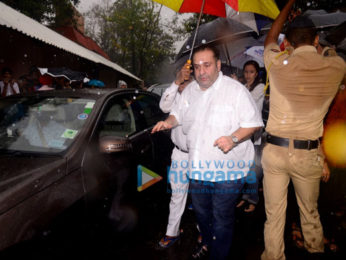 Abhishek Bachchan, Salim Khan, Ranbir Kapoor and others attend the funeral of the late Shashi Kapoor