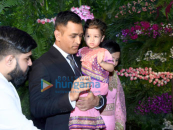 Celebs grace Anushka Sharma - Virat Kohli's Mumbai reception
