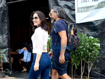 Elli Avram snapped in Bandra