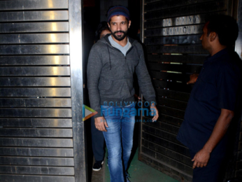 Farhan Akhtar, Ritesh Sidhwani, Shweta Nanda and Karan Johar spotted at Zoya Akhtar's house