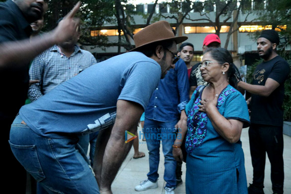 Ranveer Singh meets fans at Otters Club Ranveer Singh meets fans at Otters Club