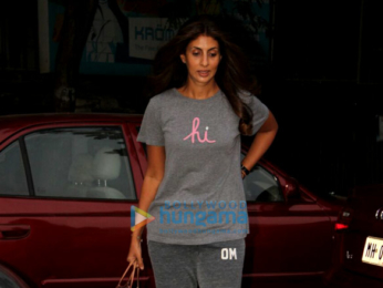 Shamita Shetty, Shweta Bachchan and Sussanne Khan snapped at Kromakay in Juhu