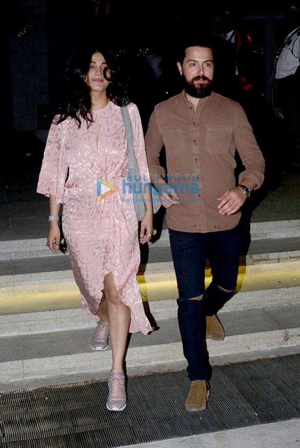 Shruti Haasan snapped with boyfriend at BKC Shruti Haasan snapped with boyfriend at BKC