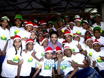 Tusshar Kapoor celebrates his birthday with children's from Smile Foundation