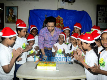 Tusshar Kapoor celebrates his birthday with children's from Smile Foundation
