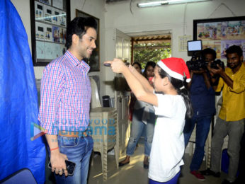 Tusshar Kapoor celebrates his birthday with children's from Smile Foundation
