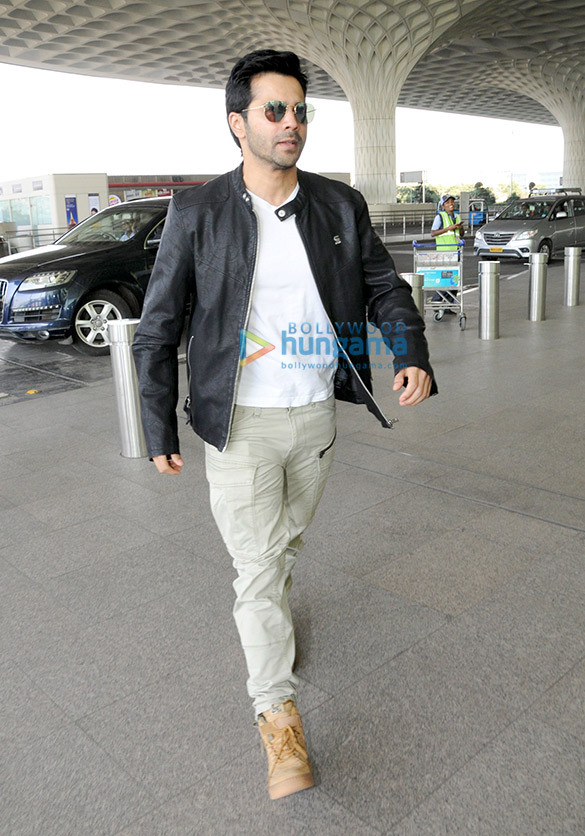 Varun Dhawan, Anu Malik and others snapped at the airport Varun Dhawan, Anu Malik and others snapped at the airport