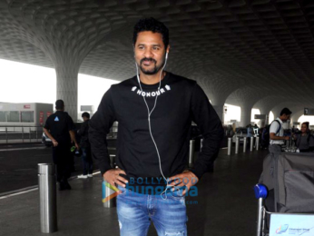 Varun Dhawan, Kriti Sanon and others snapped at the airport