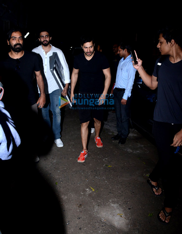 Varun Dhawan snapped with Amaal Mallik Varun Dhawan snapped with Amaal Mallik