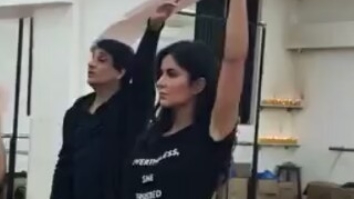 WATCH: Katrina Kaif gets dancing lessons on ‘Swag Se Swagat’ from Shiamak Davar