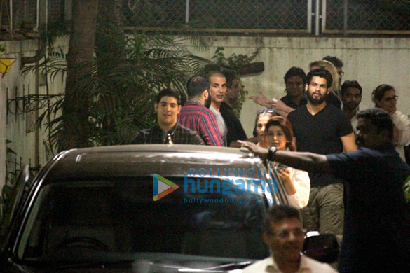 Akshay Kumar, Twinkle Khanna and R. Balki spotted at ‘Padman’ screening at Sunny Super Sound in Juhu Akshay Kumar, Twinkle Khanna and R. Balki spotted at ‘Padman’ screening at Sunny Super Sound in Juhu