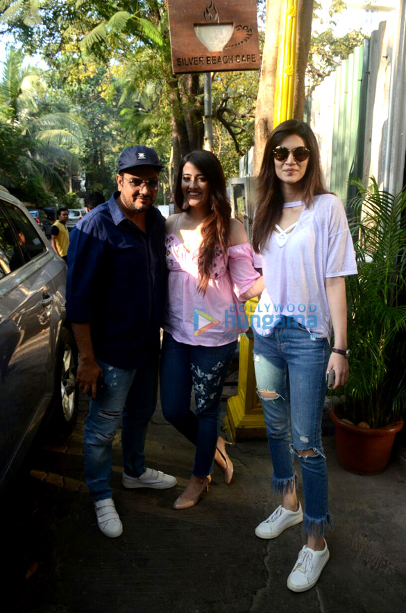 Kriti Sanon, Nupur Sanon and Mukesh Chabbra spotted at Silver Beach Cafe Kriti Sanon, Nupur Sanon and Mukesh Chabbra spotted at Silver Beach Cafe