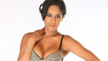 Poonam Pandey & Her Exciting SEXTING Tips