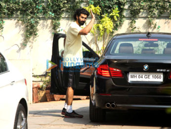 Shahid Kapoor, Aditya Roy Kapur and others snapped at the gym