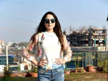 Zoya Afroz and Yuvraj Singh at a photoshoot