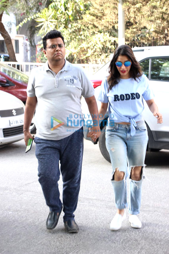 Aditi Rao Hydari and Sophie Choudry spotted at Sequel Aditi Rao Hydari and Sophie Choudry spotted at Sequel