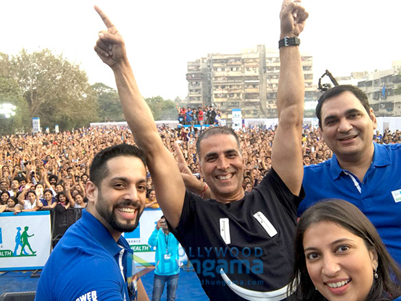 Akshay Kumar flags off Max Bupa’s Walk For Health Marathon in Mumbai