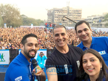 Akshay Kumar flags off Max Bupa's Walk For Health marathon in Mumbai