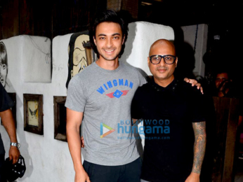 Ayush Sharma snapped at Hakim's Aalim salon in Bandra