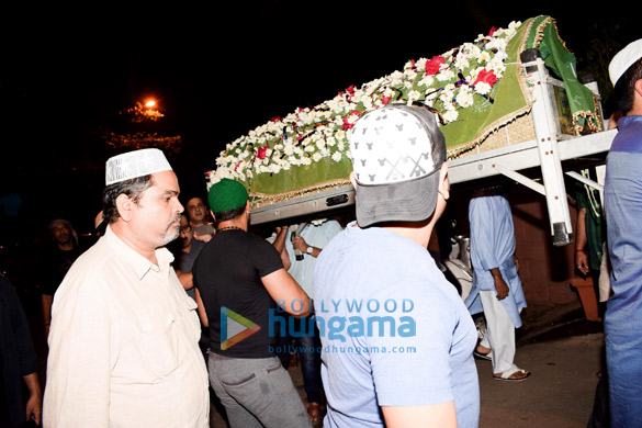 Celebs snapped attending a funeral at the Versova kabrastan Celebs snapped attending a funeral at the Versova kabrastan