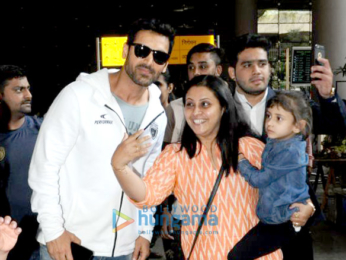 Sidharth Malhotra, Rakul Preet Singh, Karan Johar and others snapped at the airport