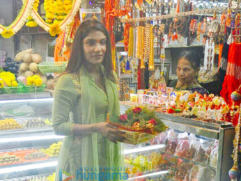 Ishita Raj Sharma visits Siddhivinayak temple after Sonu Ke Titu Ki Sweety's success