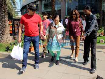 Madhuri Dixit, Manyata Dutt with family spotted at Yauatcha, BKC