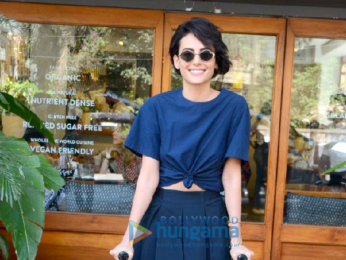 Mandana Karimi snapped at Sequel Cafe in Bandra