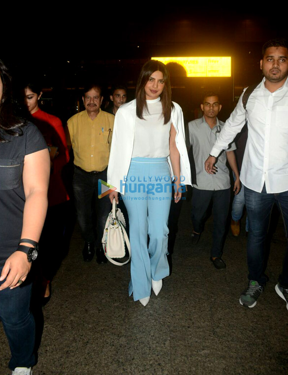 Priyanka Chopra, Rani Mukerji and others snapped at the airport Priyanka Chopra, Rani Mukerji and others snapped at the airport