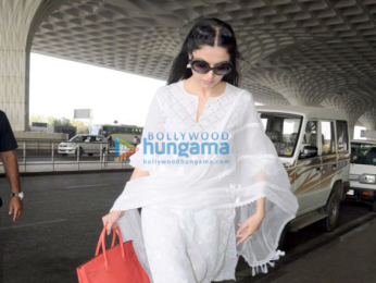 Shraddha Kapoor, Shriya Saran and others snapped at the airport
