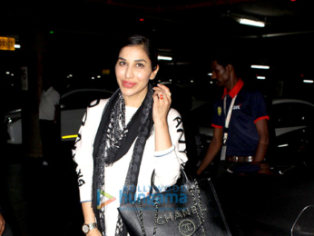 Sophie Choudry, Gurmeet Choudhary and others snapped at the airport